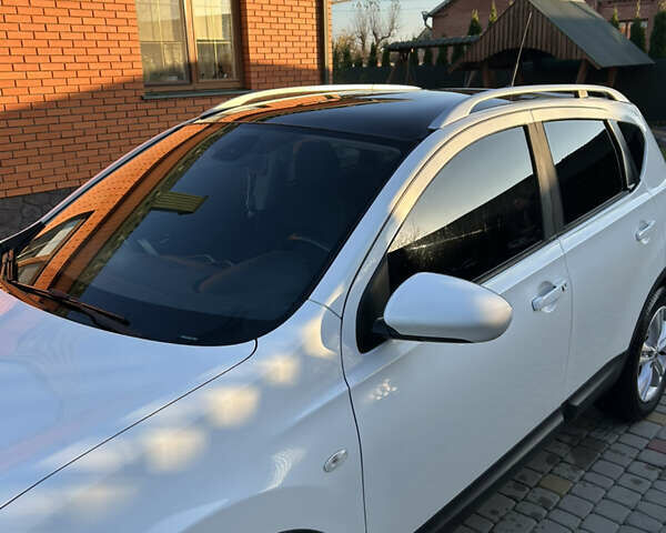 Білий Ніссан Кашкай, об'ємом двигуна 1.5 л та пробігом 186 тис. км за 10500 $, фото 11 на Automoto.ua