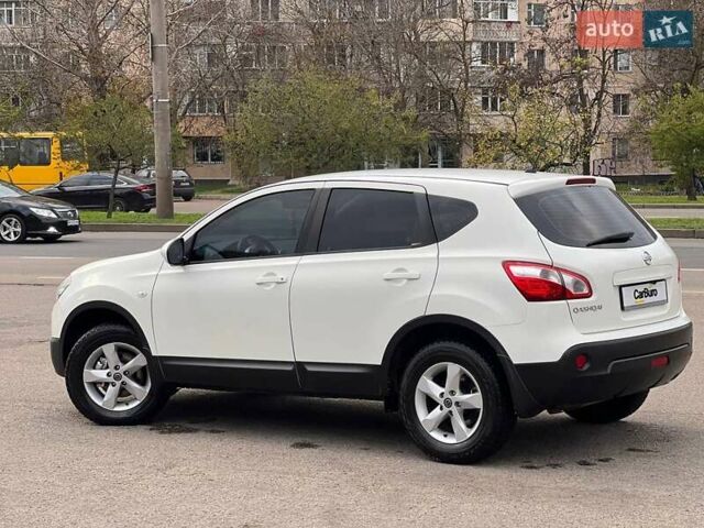 Белый Ниссан Кашкай, объемом двигателя 2 л и пробегом 227 тыс. км за 8900 $, фото 10 на Automoto.ua