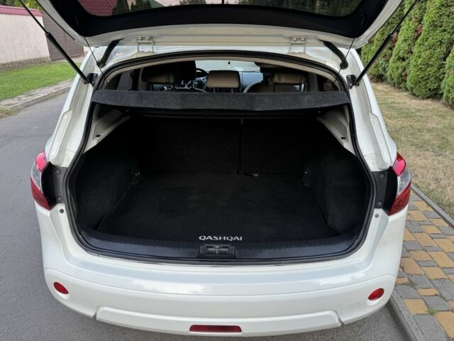 Белый Ниссан Кашкай, объемом двигателя 2 л и пробегом 157 тыс. км за 9999 $, фото 11 на Automoto.ua