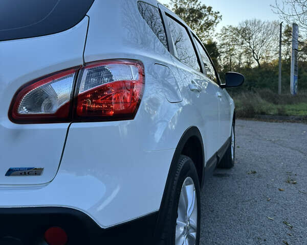 Белый Ниссан Кашкай, объемом двигателя 1.46 л и пробегом 231 тыс. км за 9550 $, фото 13 на Automoto.ua