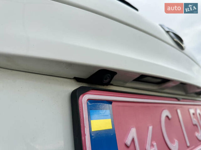 Белый Ниссан Кашкай, объемом двигателя 1.6 л и пробегом 176 тыс. км за 9999 $, фото 21 на Automoto.ua