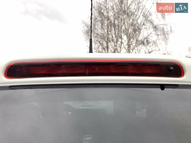 Белый Ниссан Кашкай, объемом двигателя 2 л и пробегом 195 тыс. км за 11655 $, фото 14 на Automoto.ua