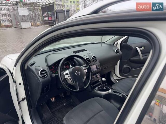 Белый Ниссан Кашкай, объемом двигателя 1.46 л и пробегом 186 тыс. км за 9600 $, фото 6 на Automoto.ua