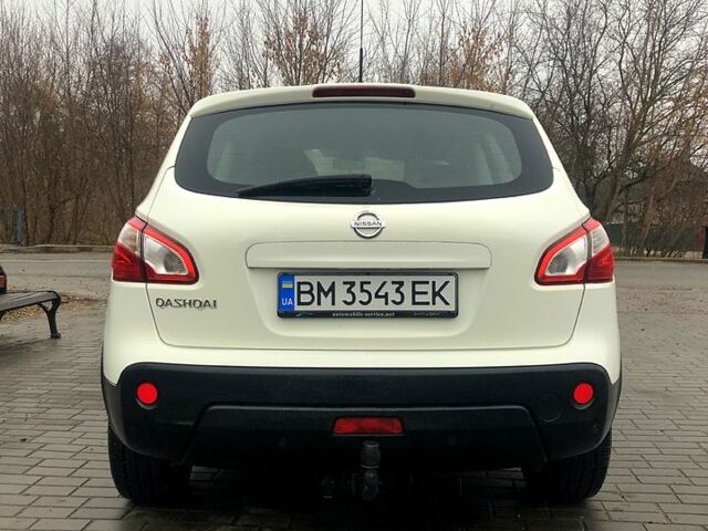 Белый Ниссан Кашкай, объемом двигателя 2 л и пробегом 130 тыс. км за 10500 $, фото 1 на Automoto.ua