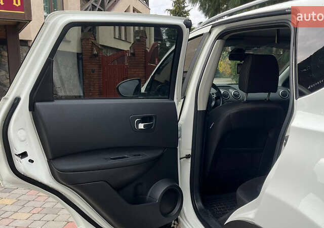 Белый Ниссан Кашкай, объемом двигателя 1.5 л и пробегом 187 тыс. км за 8900 $, фото 18 на Automoto.ua