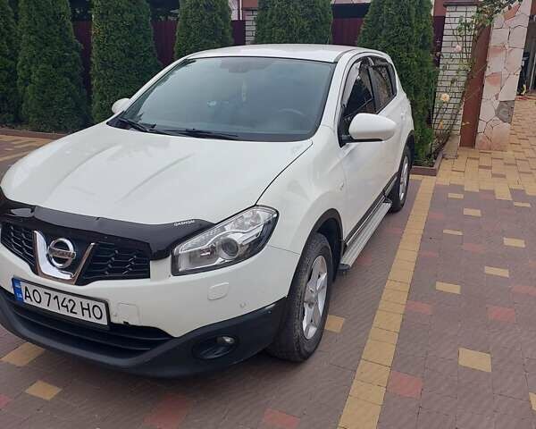Белый Ниссан Кашкай, объемом двигателя 2 л и пробегом 148 тыс. км за 10500 $, фото 2 на Automoto.ua