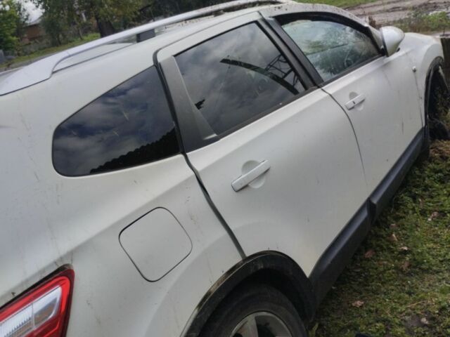 Белый Ниссан Кашкай, объемом двигателя 0 л и пробегом 100 тыс. км за 3500 $, фото 1 на Automoto.ua