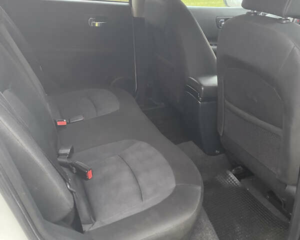 Белый Ниссан Кашкай, объемом двигателя 1.5 л и пробегом 203 тыс. км за 9800 $, фото 13 на Automoto.ua