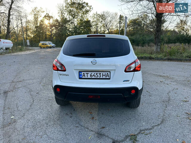 Белый Ниссан Кашкай, объемом двигателя 1.5 л и пробегом 230 тыс. км за 9700 $, фото 10 на Automoto.ua