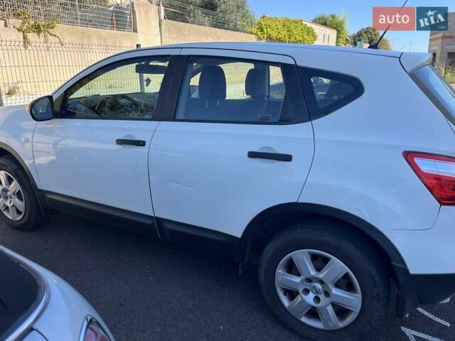 Белый Ниссан Кашкай, объемом двигателя 2.01 л и пробегом 121 тыс. км за 8900 $, фото 2 на Automoto.ua