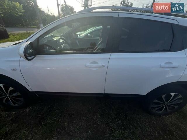 Білий Ніссан Кашкай, об'ємом двигуна 1.5 л та пробігом 220 тис. км за 11000 $, фото 5 на Automoto.ua