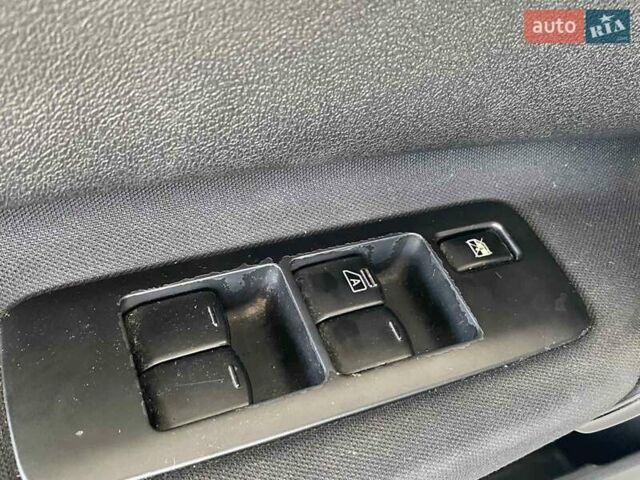 Белый Ниссан Кашкай, объемом двигателя 1.6 л и пробегом 155 тыс. км за 9999 $, фото 32 на Automoto.ua