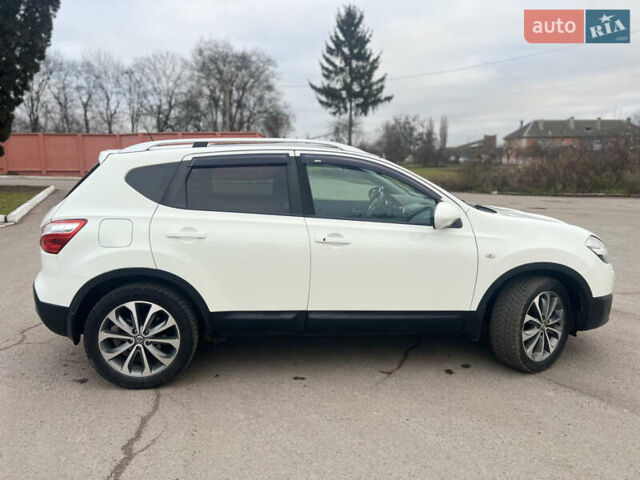 Белый Ниссан Кашкай, объемом двигателя 2 л и пробегом 190 тыс. км за 12000 $, фото 7 на Automoto.ua