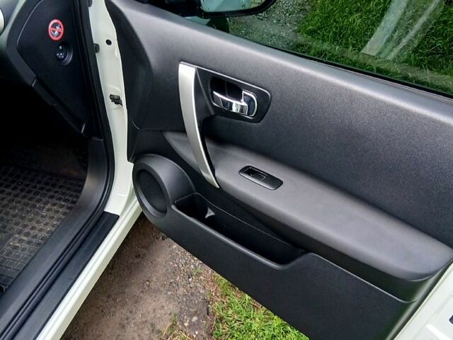 Белый Ниссан Кашкай, объемом двигателя 1.5 л и пробегом 274 тыс. км за 11300 $, фото 11 на Automoto.ua