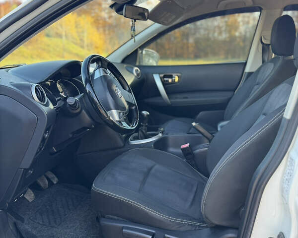 Ниссан Кашкай 2011 в Долине на Automoto.ua Белый Ниссан Кашкай, объемом двигателя 1.46 л и пробегом 263 тыс. км за 9700 $, фото 30 на Automoto.ua