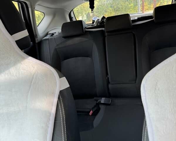 Белый Ниссан Кашкай, объемом двигателя 1.6 л и пробегом 214 тыс. км за 10800 $, фото 4 на Automoto.ua