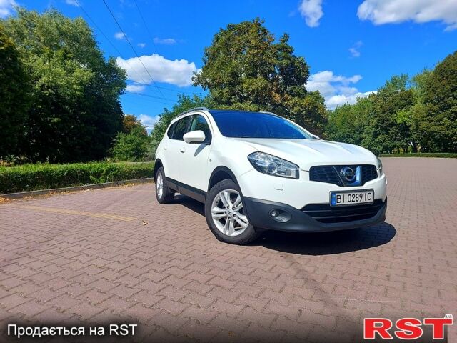 Белый Ниссан Кашкай, объемом двигателя 1.5 л и пробегом 258 тыс. км за 12500 $, фото 2 на Automoto.ua