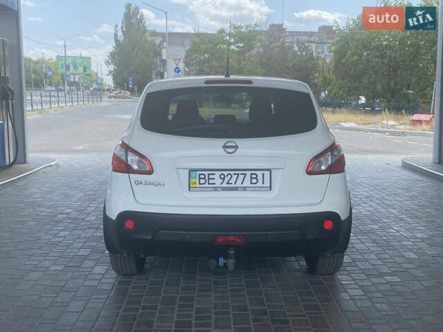 Белый Ниссан Кашкай, объемом двигателя 1.6 л и пробегом 155 тыс. км за 9999 $, фото 12 на Automoto.ua
