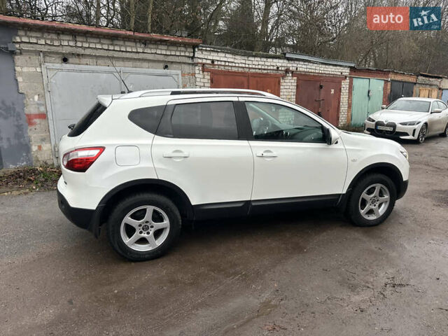 Белый Ниссан Кашкай, объемом двигателя 1.5 л и пробегом 229 тыс. км за 10650 $, фото 4 на Automoto.ua