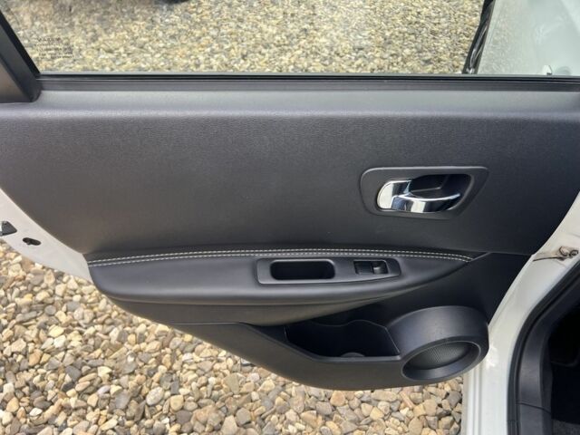 Белый Ниссан Кашкай, объемом двигателя 2 л и пробегом 215 тыс. км за 10499 $, фото 15 на Automoto.ua