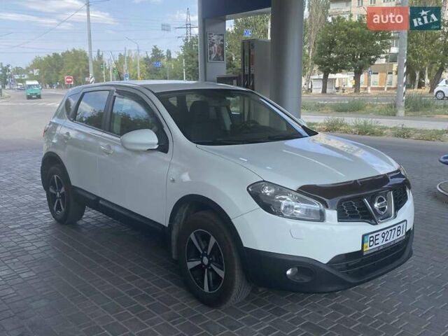 Белый Ниссан Кашкай, объемом двигателя 1.6 л и пробегом 155 тыс. км за 9999 $, фото 7 на Automoto.ua