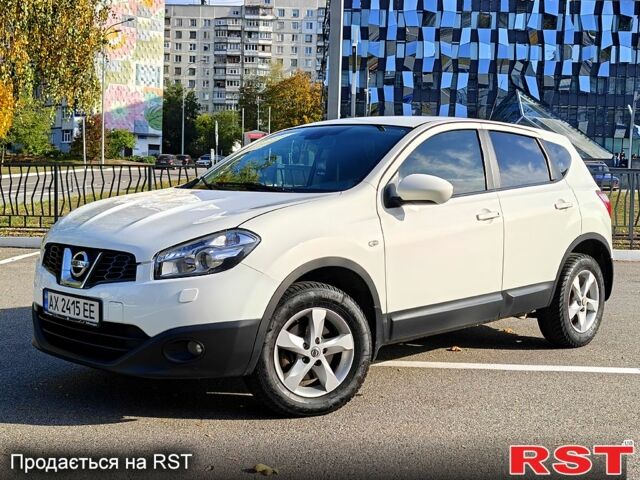 Белый Ниссан Кашкай, объемом двигателя 1.6 л и пробегом 200 тыс. км за 8888 $, фото 1 на Automoto.ua