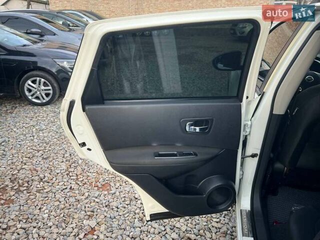 Белый Ниссан Кашкай, объемом двигателя 1.5 л и пробегом 178 тыс. км за 10299 $, фото 14 на Automoto.ua