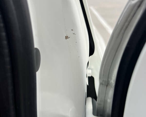 Белый Ниссан Кашкай, объемом двигателя 1.6 л и пробегом 170 тыс. км за 10555 $, фото 31 на Automoto.ua