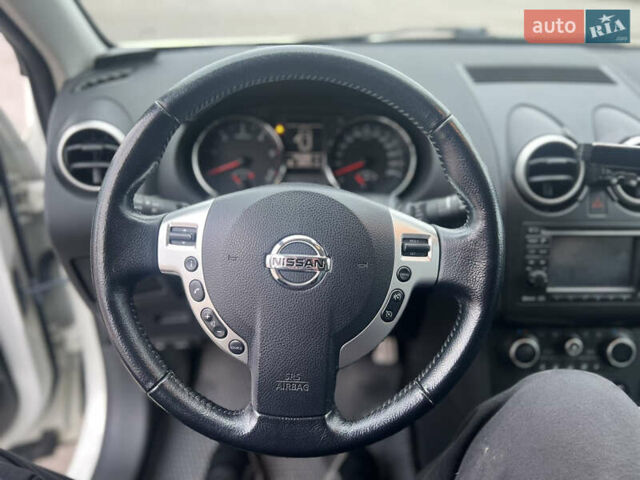 Белый Ниссан Кашкай, объемом двигателя 2 л и пробегом 190 тыс. км за 12000 $, фото 24 на Automoto.ua
