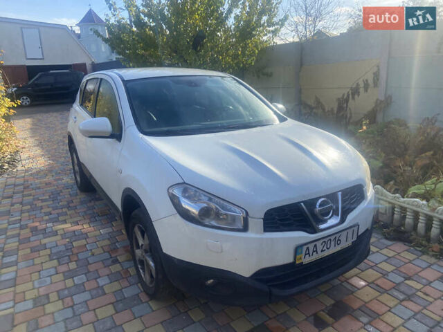 Ніссан Кашкай 2011 у Києві на Automoto.ua Білий Ніссан Кашкай, об'ємом двигуна 0 л та пробігом 210 тис. км за 9200 $, фото 1 на Automoto.ua
