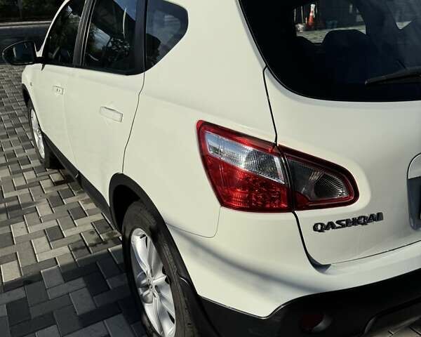Білий Ніссан Кашкай, об'ємом двигуна 2 л та пробігом 161 тис. км за 10950 $, фото 3 на Automoto.ua