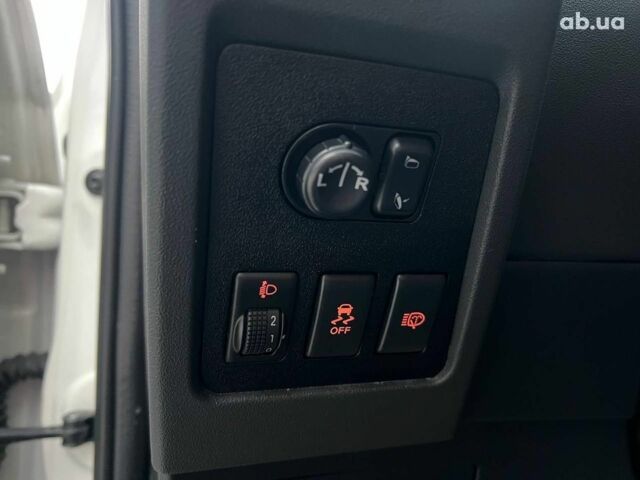 Белый Ниссан Кашкай, объемом двигателя 2 л и пробегом 128 тыс. км за 12490 $, фото 20 на Automoto.ua