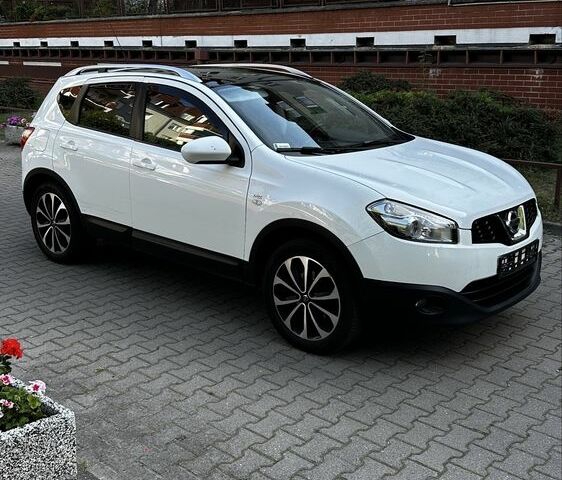 Білий Ніссан Кашкай, об'ємом двигуна 2 л та пробігом 215 тис. км за 9300 $, фото 3 на Automoto.ua