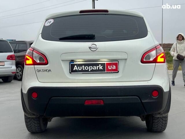 Белый Ниссан Кашкай, объемом двигателя 2 л и пробегом 128 тыс. км за 12490 $, фото 7 на Automoto.ua