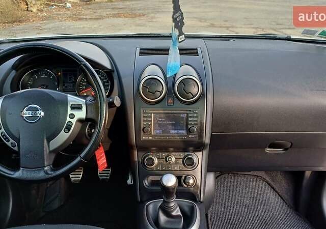 Белый Ниссан Кашкай, объемом двигателя 1.6 л и пробегом 227 тыс. км за 10800 $, фото 34 на Automoto.ua