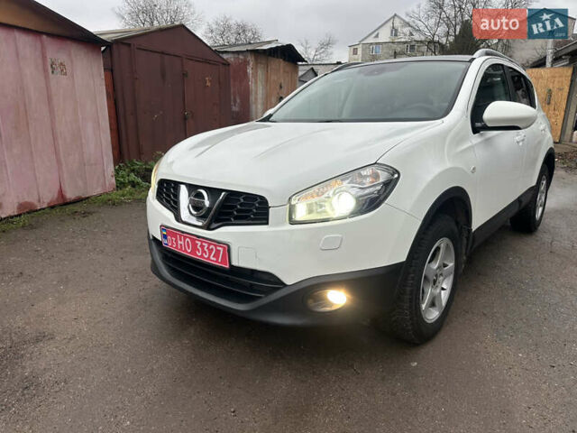 Белый Ниссан Кашкай, объемом двигателя 1.5 л и пробегом 229 тыс. км за 10650 $, фото 1 на Automoto.ua