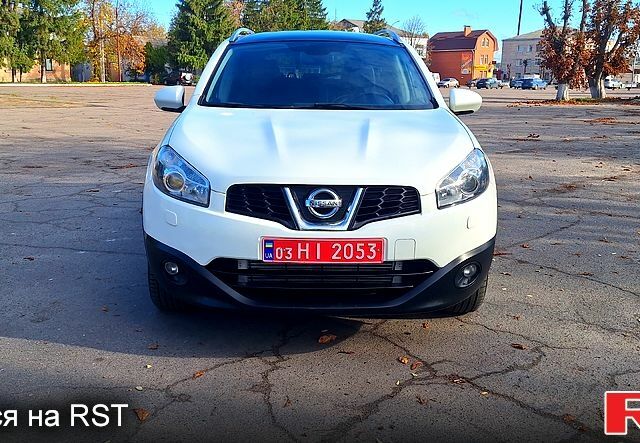 Белый Ниссан Кашкай, объемом двигателя 2 л и пробегом 215 тыс. км за 11700 $, фото 1 на Automoto.ua