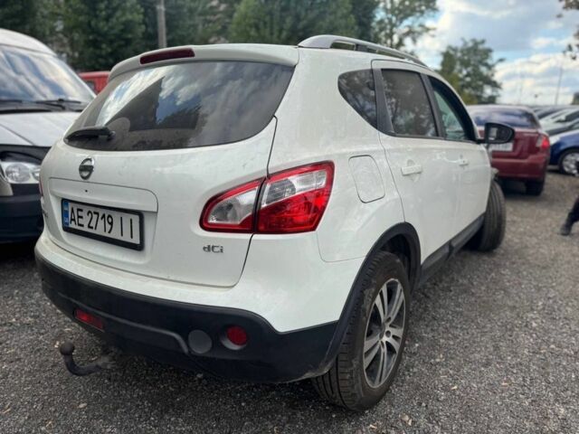 Белый Ниссан Кашкай, объемом двигателя 2 л и пробегом 180 тыс. км за 5999 $, фото 3 на Automoto.ua