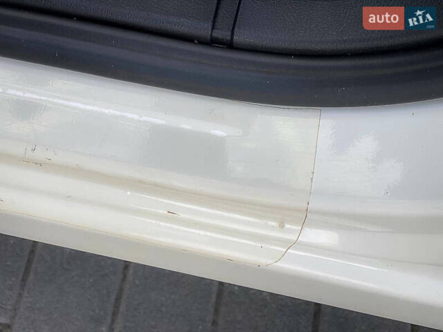 Ниссан Кашкай 2011 в Днепре (Днепропетровске) на Automoto.ua Белый Ниссан Кашкай, объемом двигателя 2 л и пробегом 162 тыс. км за 10300 $, фото 25 на Automoto.ua