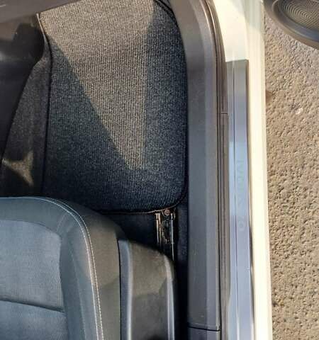 Белый Ниссан Кашкай, объемом двигателя 1.6 л и пробегом 227 тыс. км за 10800 $, фото 36 на Automoto.ua