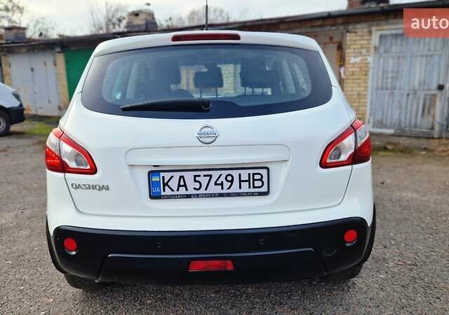 Білий Ніссан Кашкай, об'ємом двигуна 2 л та пробігом 115 тис. км за 9900 $, фото 21 на Automoto.ua