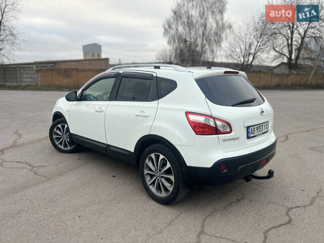 Белый Ниссан Кашкай, объемом двигателя 2 л и пробегом 190 тыс. км за 12000 $, фото 4 на Automoto.ua