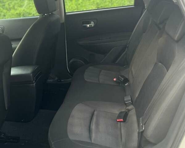 Белый Ниссан Кашкай, объемом двигателя 1.5 л и пробегом 234 тыс. км за 10500 $, фото 18 на Automoto.ua