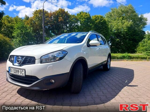 Белый Ниссан Кашкай, объемом двигателя 1.5 л и пробегом 258 тыс. км за 12500 $, фото 4 на Automoto.ua