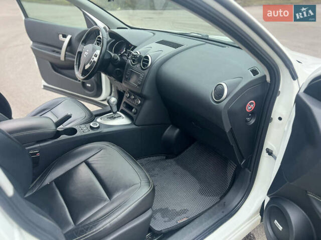 Белый Ниссан Кашкай, объемом двигателя 2 л и пробегом 190 тыс. км за 12000 $, фото 22 на Automoto.ua