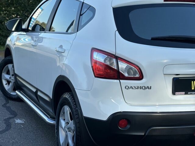 Белый Ниссан Кашкай, объемом двигателя 2 л и пробегом 152 тыс. км за 10600 $, фото 7 на Automoto.ua