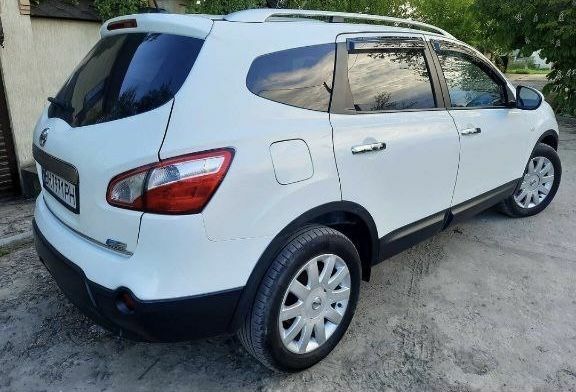 Білий Ніссан Кашкай, об'ємом двигуна 1.5 л та пробігом 212 тис. км за 10700 $, фото 4 на Automoto.ua