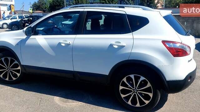 Білий Ніссан Кашкай, об'ємом двигуна 1.6 л та пробігом 197 тис. км за 10999 $, фото 2 на Automoto.ua