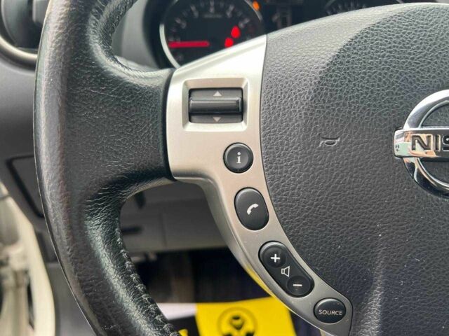 Белый Ниссан Кашкай, объемом двигателя 2 л и пробегом 151 тыс. км за 11300 $, фото 12 на Automoto.ua