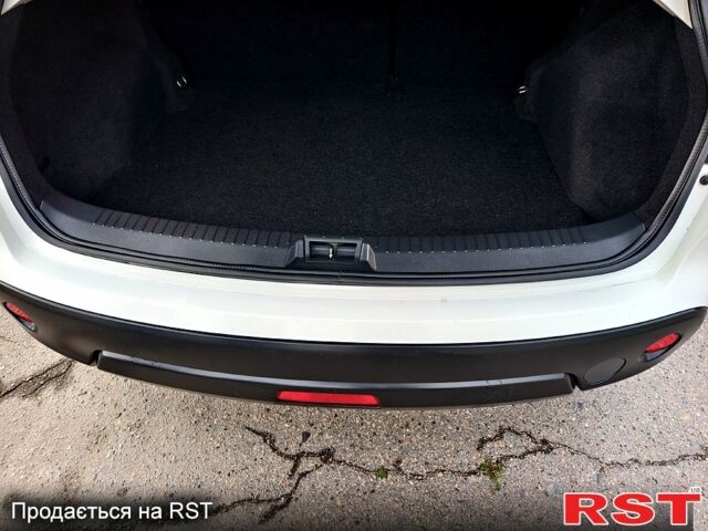 Белый Ниссан Кашкай, объемом двигателя 1.6 л и пробегом 157 тыс. км за 10600 $, фото 9 на Automoto.ua